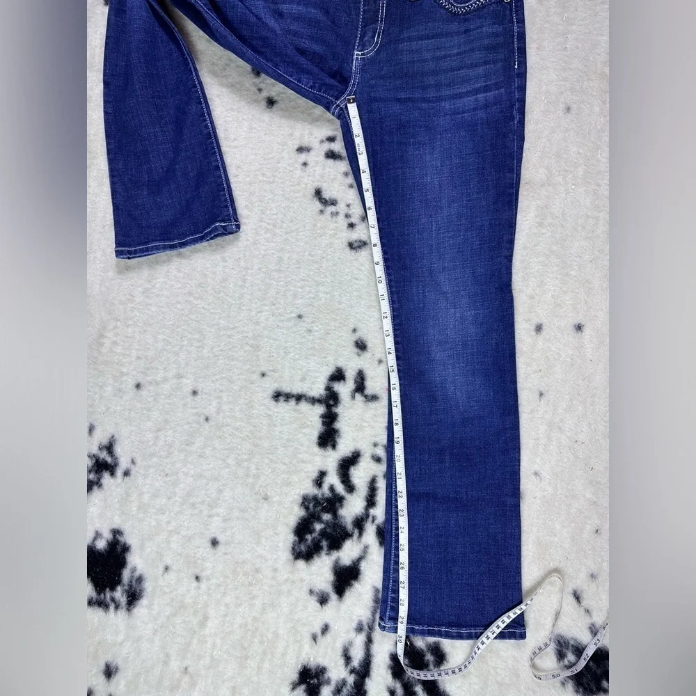 Lee Platinum women's Dark Wash Mid Rise Barely Boot Cut Denim Jeans Size 28